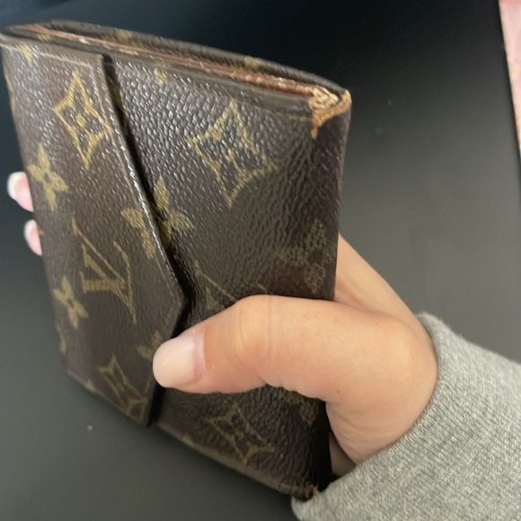 Louis Vuitton Monogram Elise Bifold Wallet - Picture 9 of 13